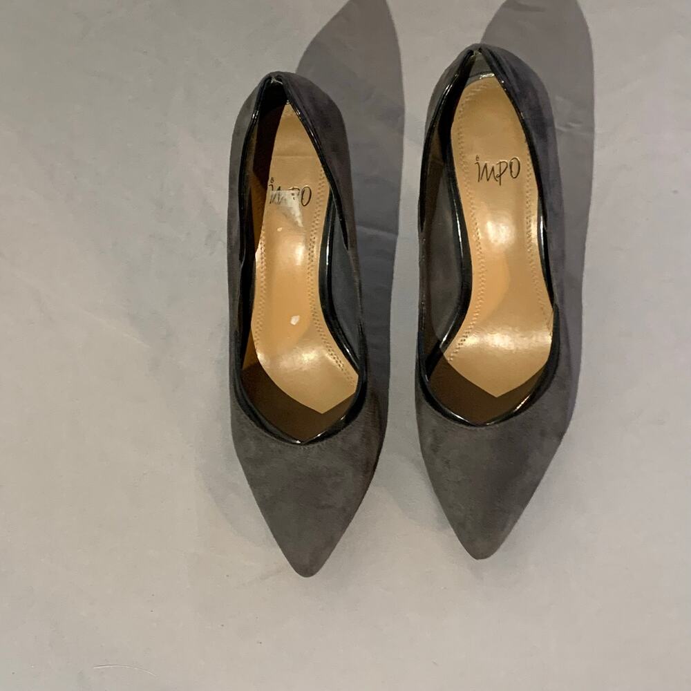 Impo Gray Suede Pointed‑Toe Pumps – Size 8.5M – Classic Heel – Faux Suede